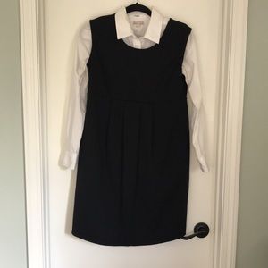 Stylish maternity outfit